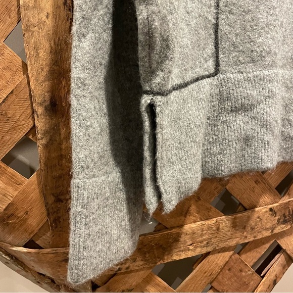 Zara Women’s Heather Gray With Black Accents Turtleneck Sweater Sz. Medium NWT - Picture 7 of 13